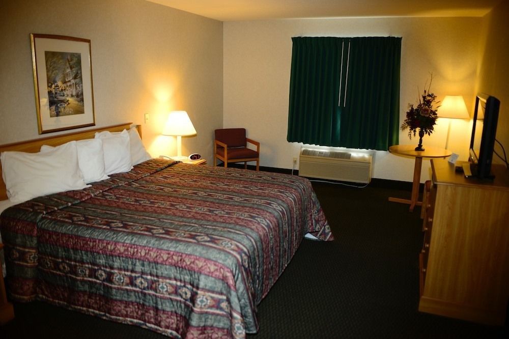 Ameriway Inn And Suites Bad Axe Bagian luar foto